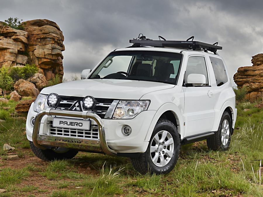  Mitsubishi Pajero SWB Legend 2014 года  (фото 11 из 19)